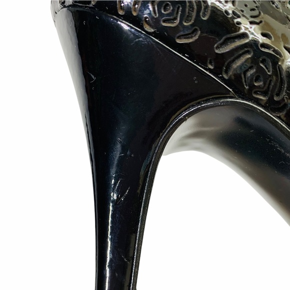 BCBGirls Black Patent Cut Out Peep Toe Heels Size 8 - Picture 11 of 11